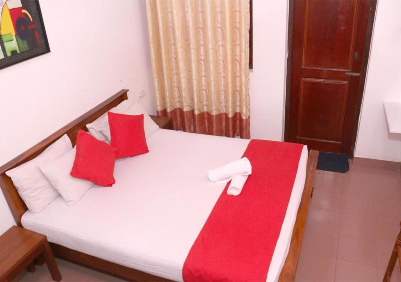 Cozy Inn Negombo Exterior foto